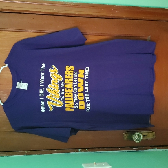 NFL Other - Vikings t shirt